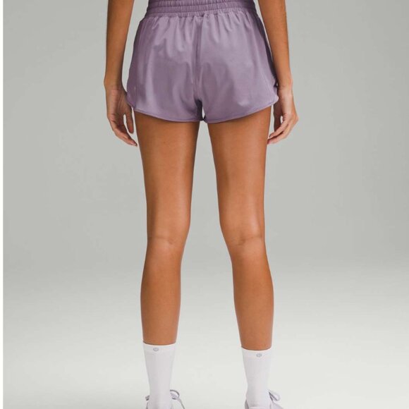 Lululemon Hotty Hot High-Rise Lined Short 2.5" Size 6 Purple Ash - Picture 3 of 6